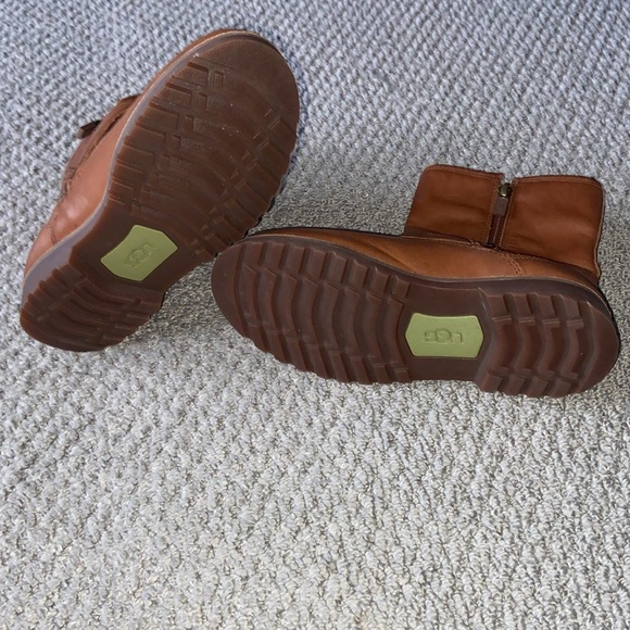 Ugg Pure leather ankle boot size 6 - Picture 3 of 10